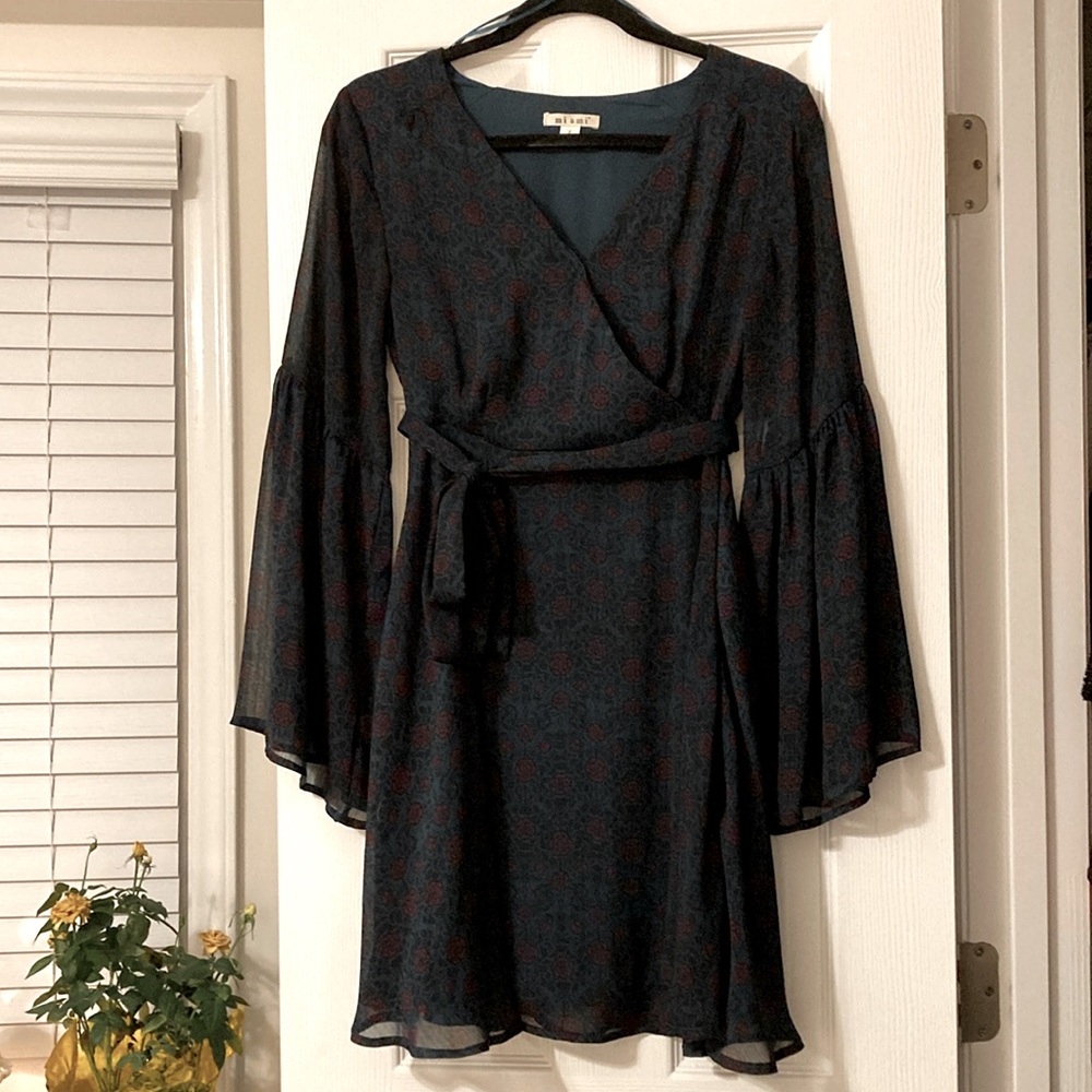 Miami teal and maroon dress with flowy bell sleeves size small